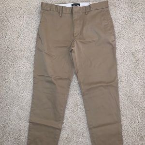 Men’s tapered fit chinos